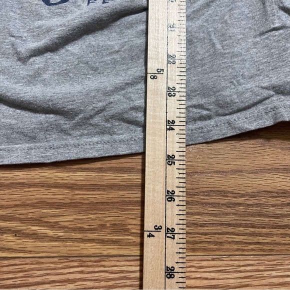 Disneyland 2020 Shirt Small - Picture 8 of 8